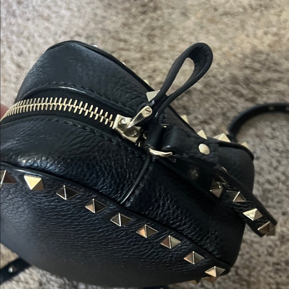 2060 Valentino Black and Gold Crossbody Bag - Picture 5 of 8